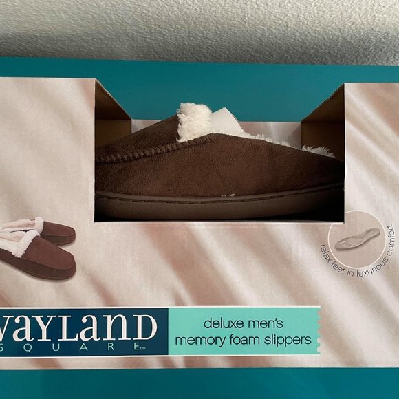 NIB- Deluxe Men's Memory Foam Slippers  Mens 6-7 - Picture 1 of 3